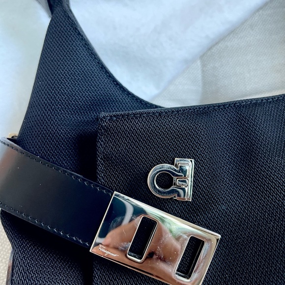 Salvatore Ferragamo small Shoulder Bag - Picture 5 of 14